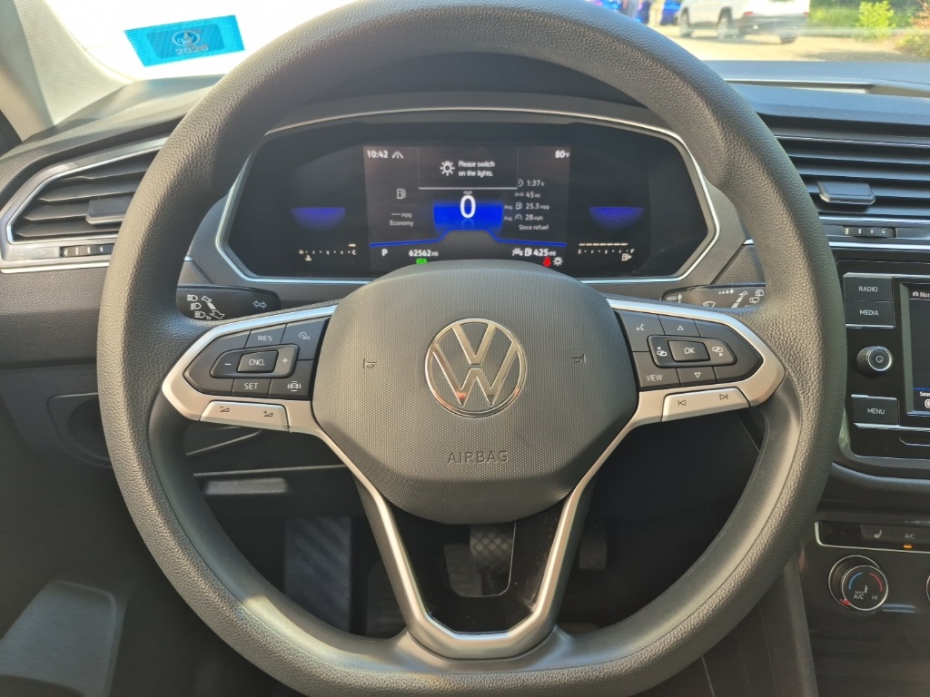 2022 Volkswagen Tiguan S photo 14
