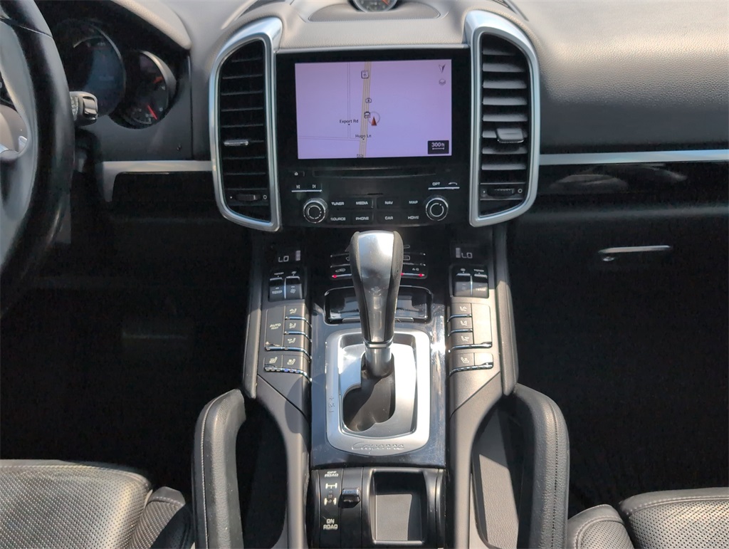 2017 Porsche Cayenne Platinum Edition photo 16