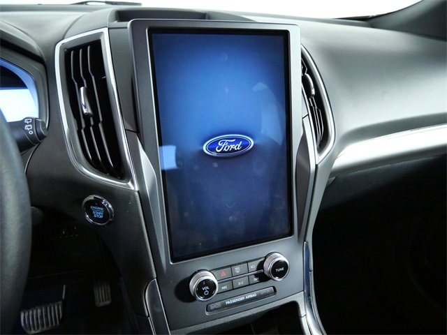 2023 Ford Edge Titanium photo 17