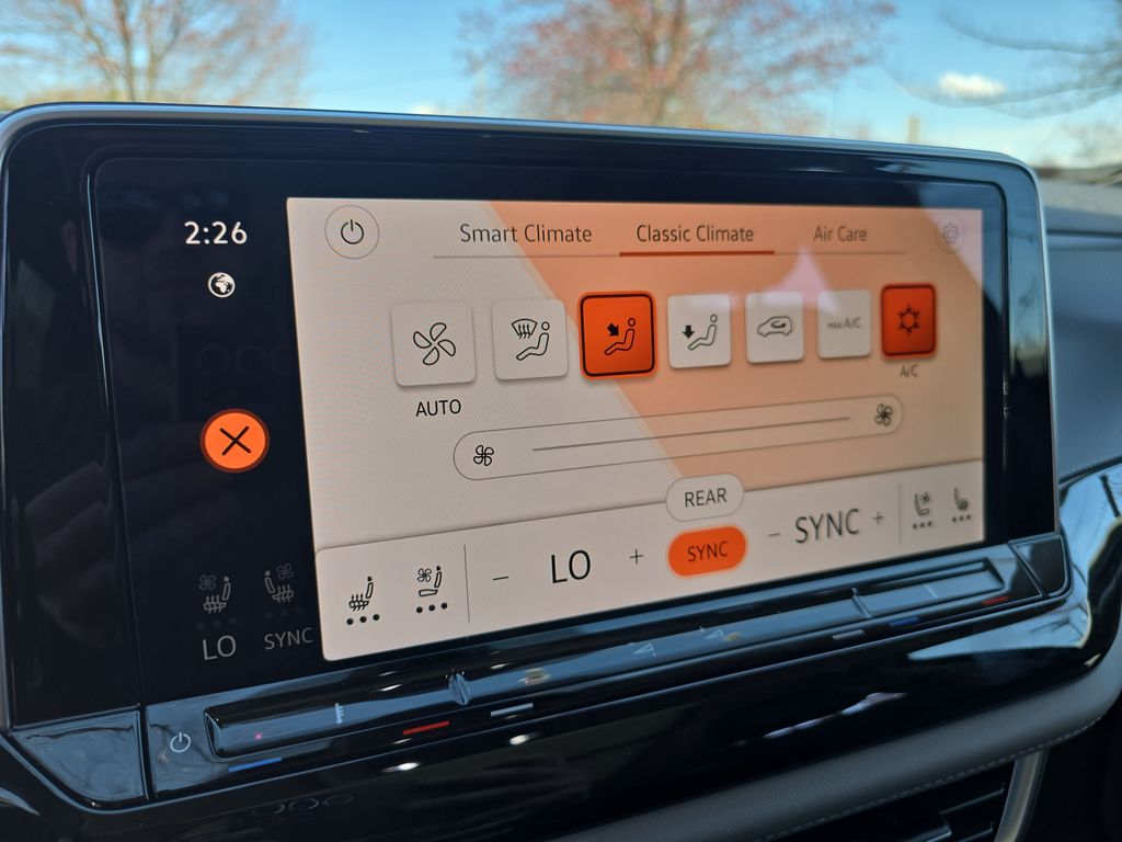 2025 Volkswagen Atlas Peak Edition SE photo 9