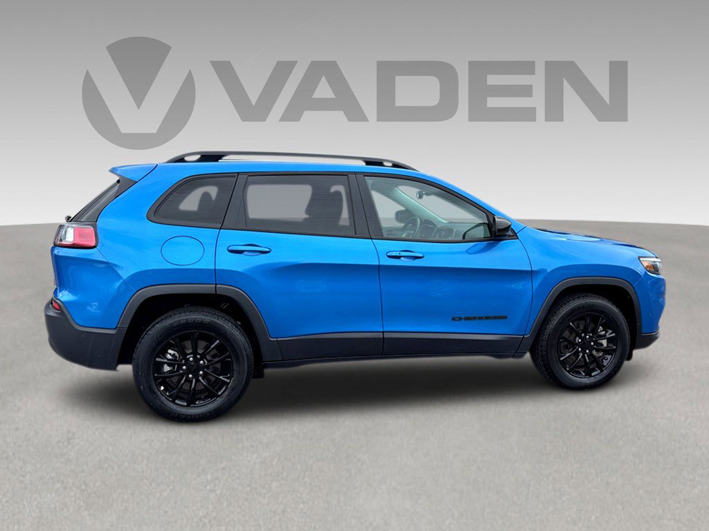 2023 Jeep Cherokee Altitude Lux photo 21