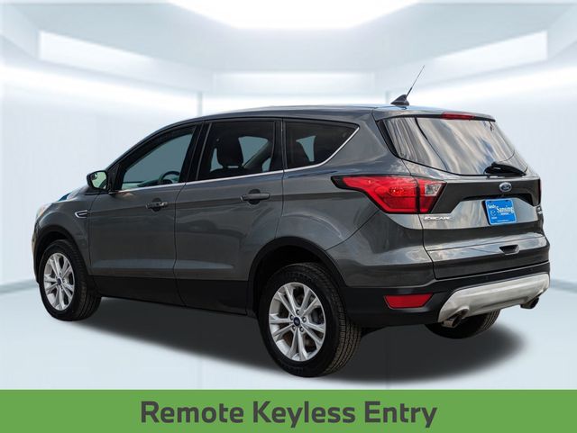 2019 Ford Escape SE photo 2