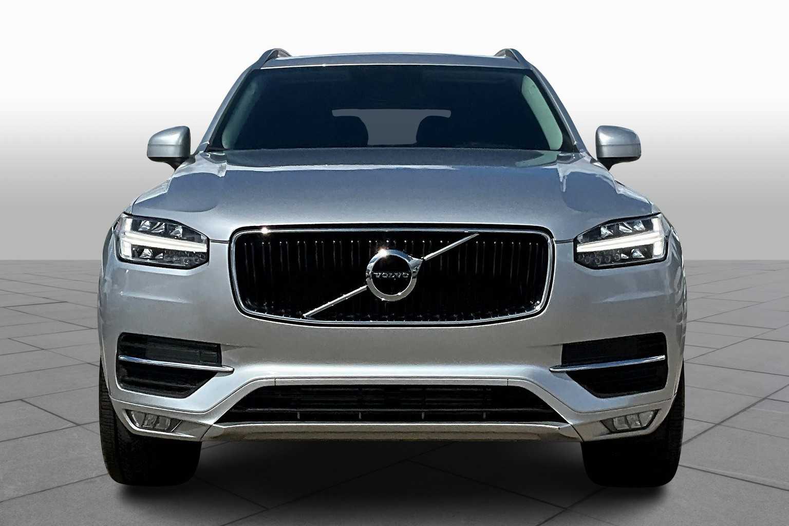 2019 Volvo XC90 Momentum photo 2
