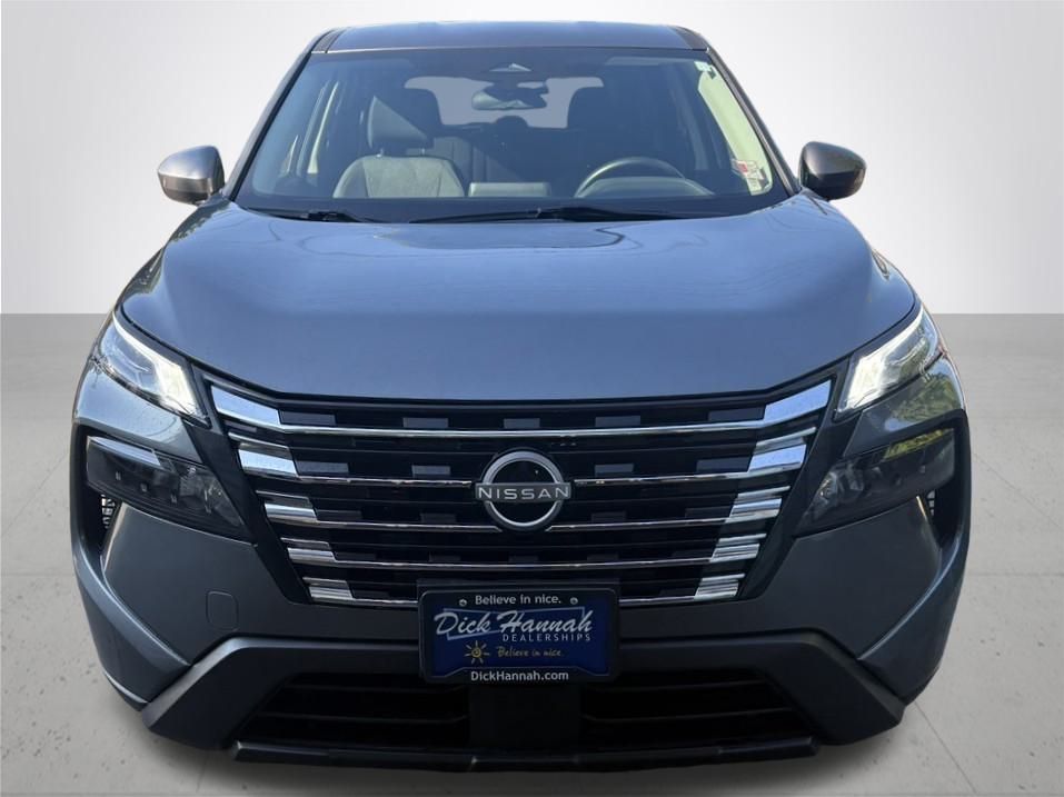 2024 Nissan Rogue SV photo 3