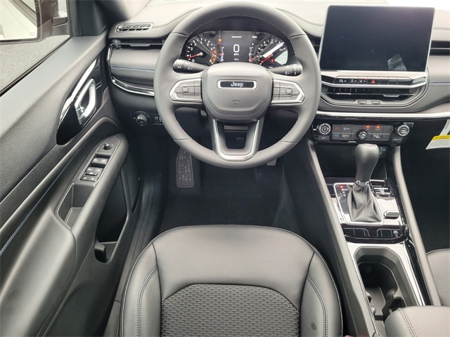 2025 Jeep Compass Latitude photo 12
