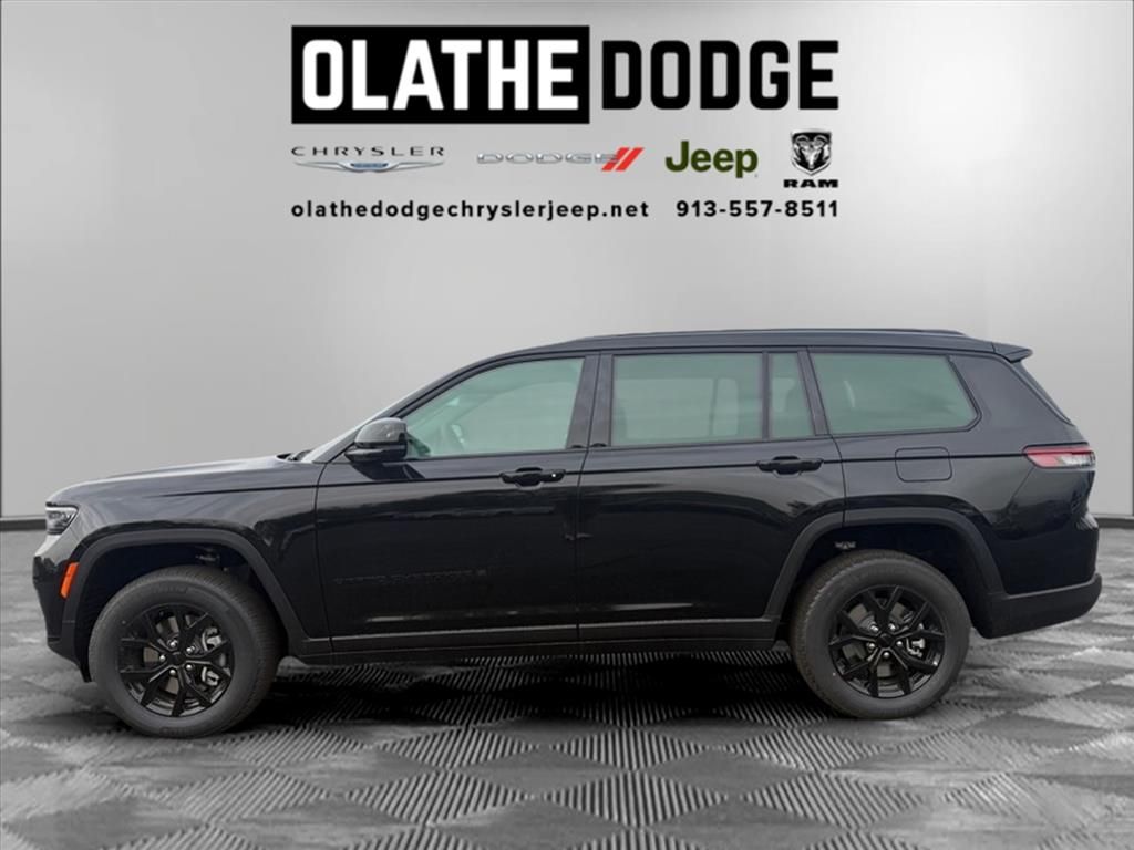 2025 Jeep Grand Cherokee Laredo Altitude photo 15