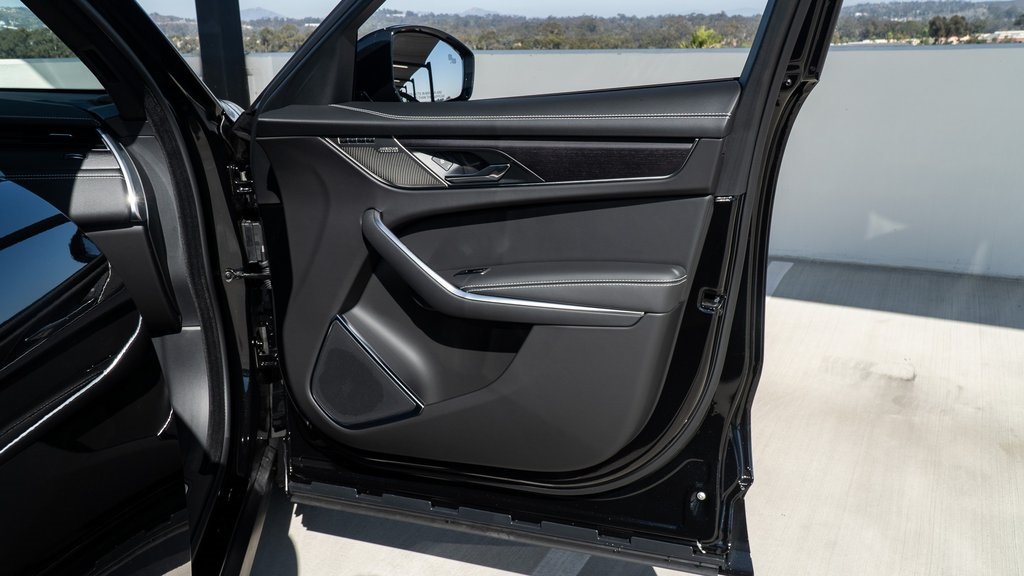 2025 Jaguar F-PACE P250 R-Dynamic S photo 14