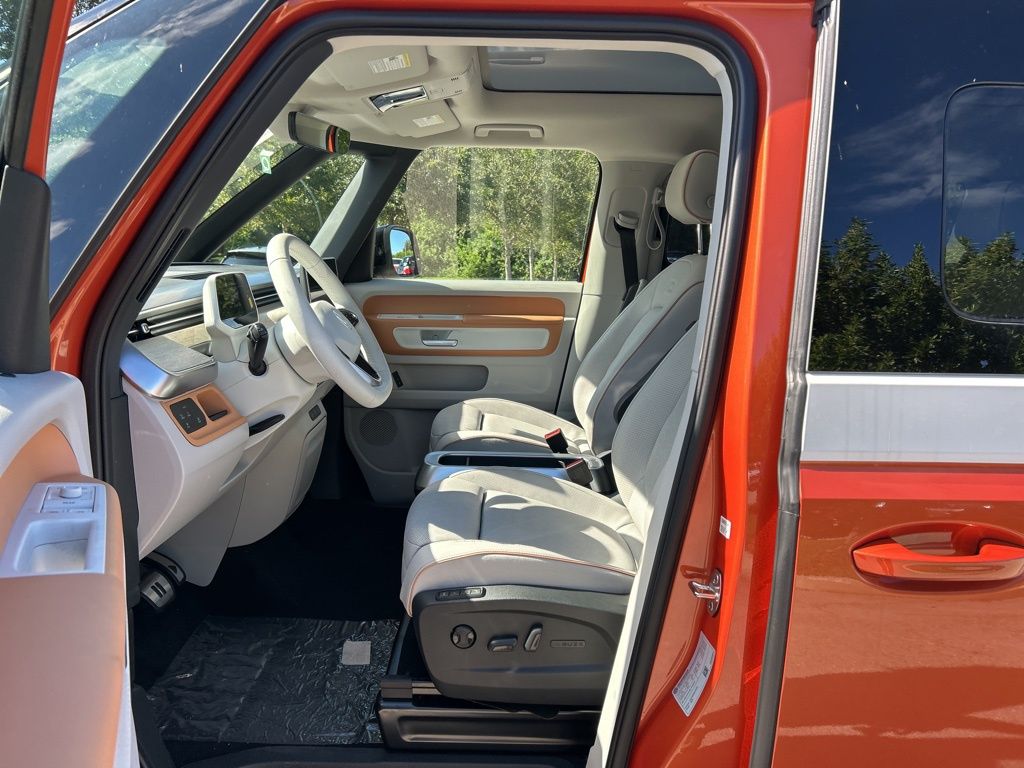2025 Volkswagen ID. Buzz Pro Plus photo 9