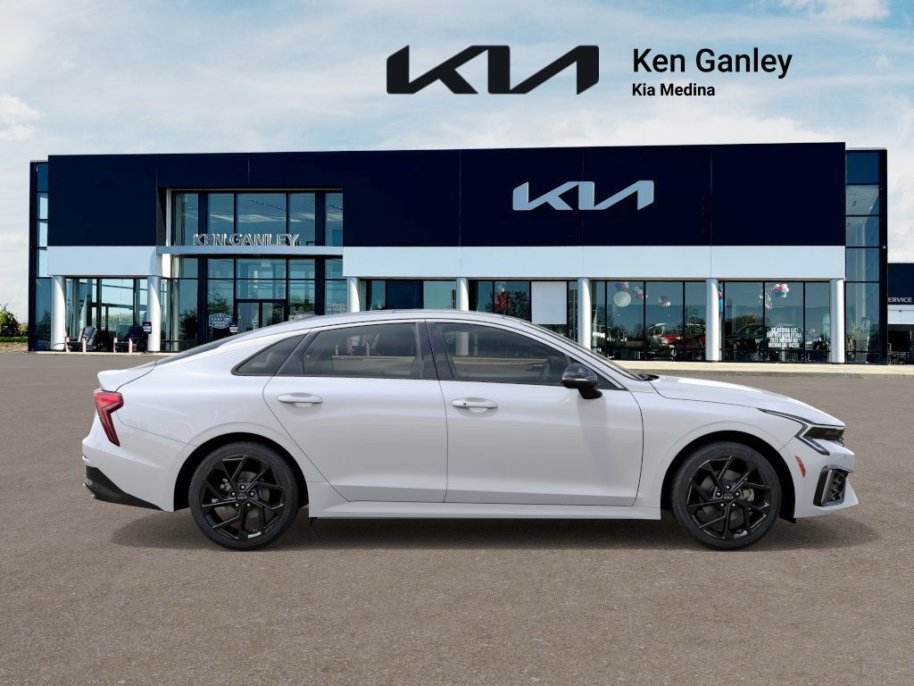 2026 Kia K5 GT-Line photo 6