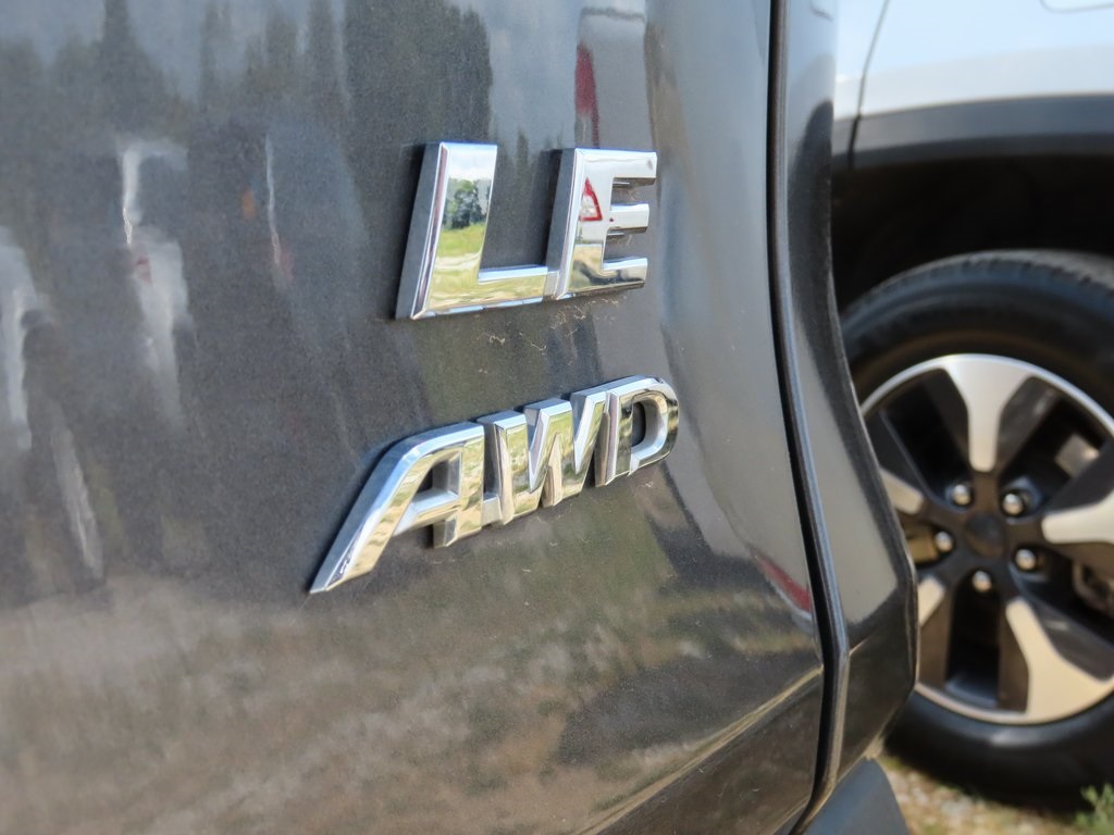 2023 Toyota RAV4 LE photo 17