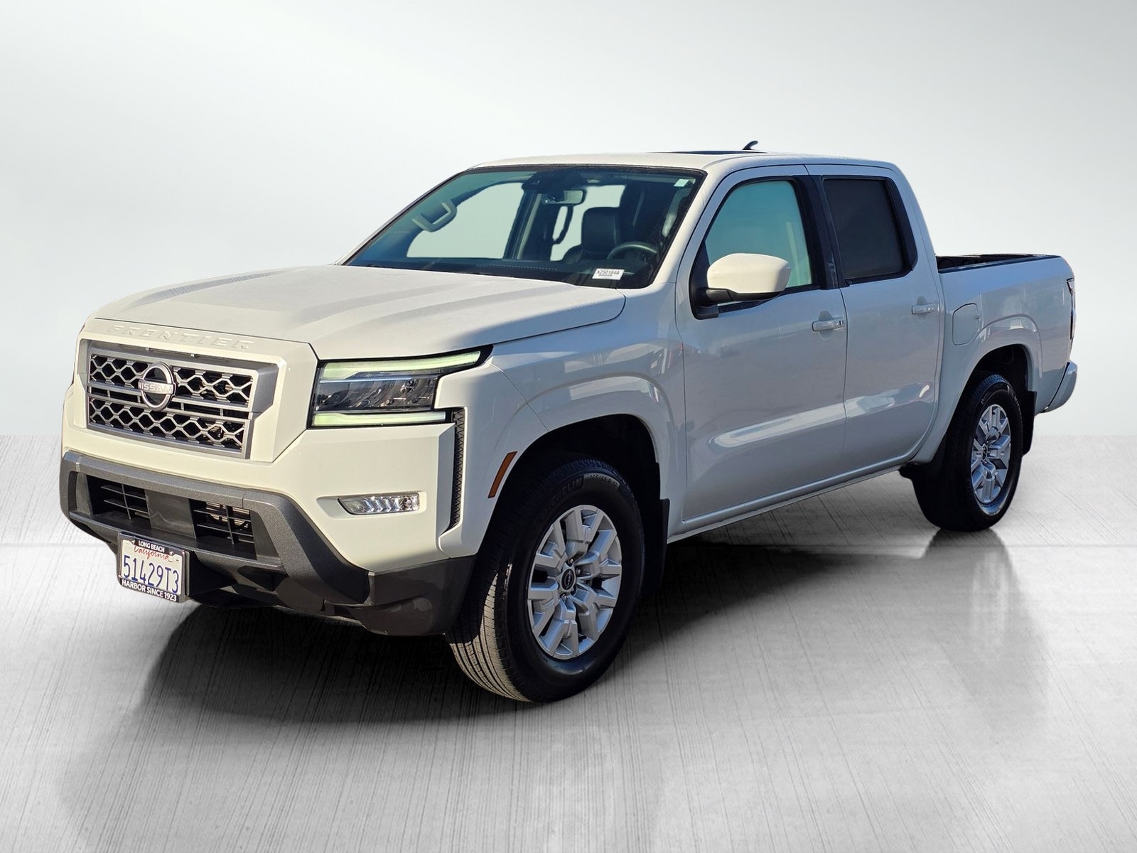 2023 Nissan Frontier SV photo 3