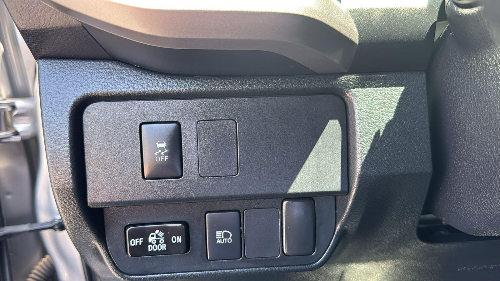 2021 Toyota Tacoma SR5 photo 13