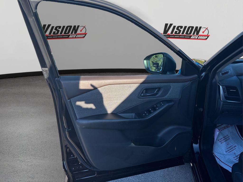 2023 Nissan Rogue S photo 19