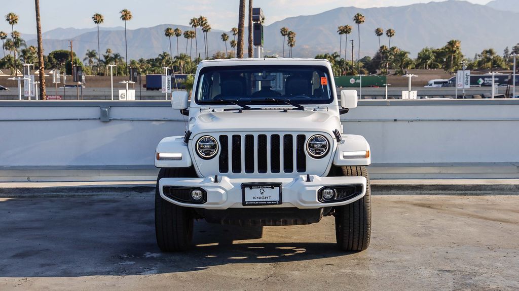 2022 Jeep Wrangler Unlimited Sahara High Altitude photo 3