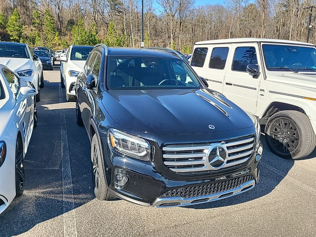 2025 Mercedes-Benz GLB Base's photo