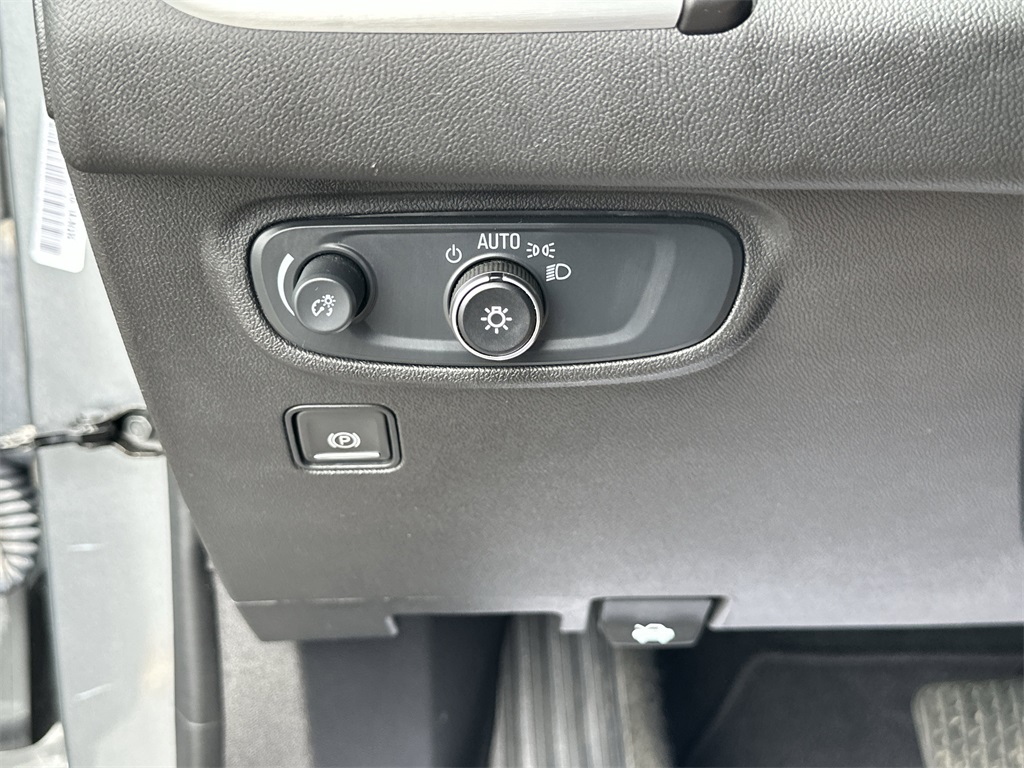 2024 GMC TERRAIN - Image 15