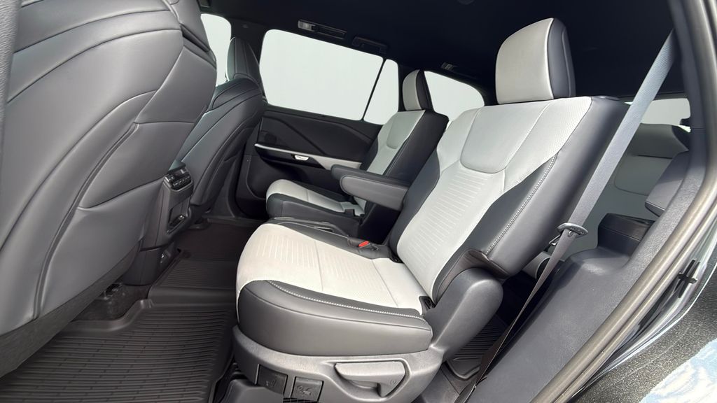 2025 Lexus TX 500h F SPORT Premium photo 17