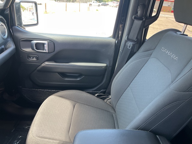 2023 Jeep Wrangler Sahara photo 5