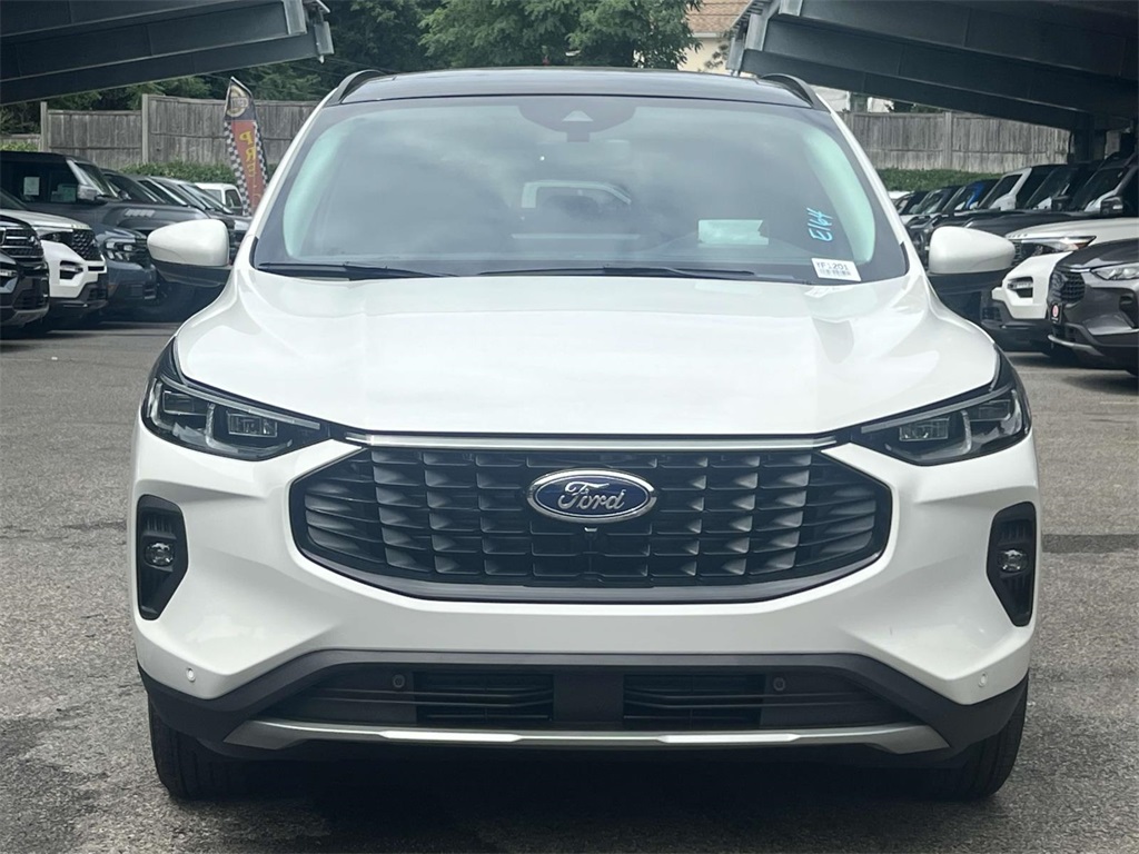 2024 Ford Escape Plug-In Hybrid photo 2
