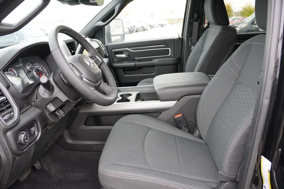 2025 Ram 2500 Big Horn photo 3