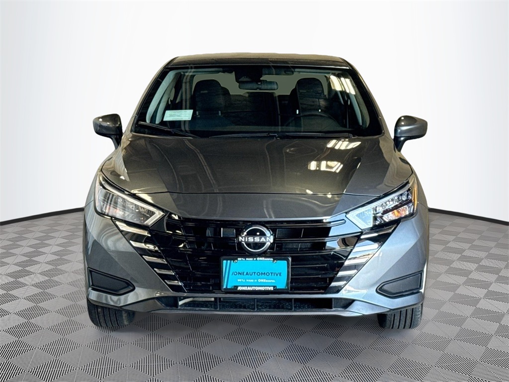 2025 Nissan Versa 1.6 SV photo 2