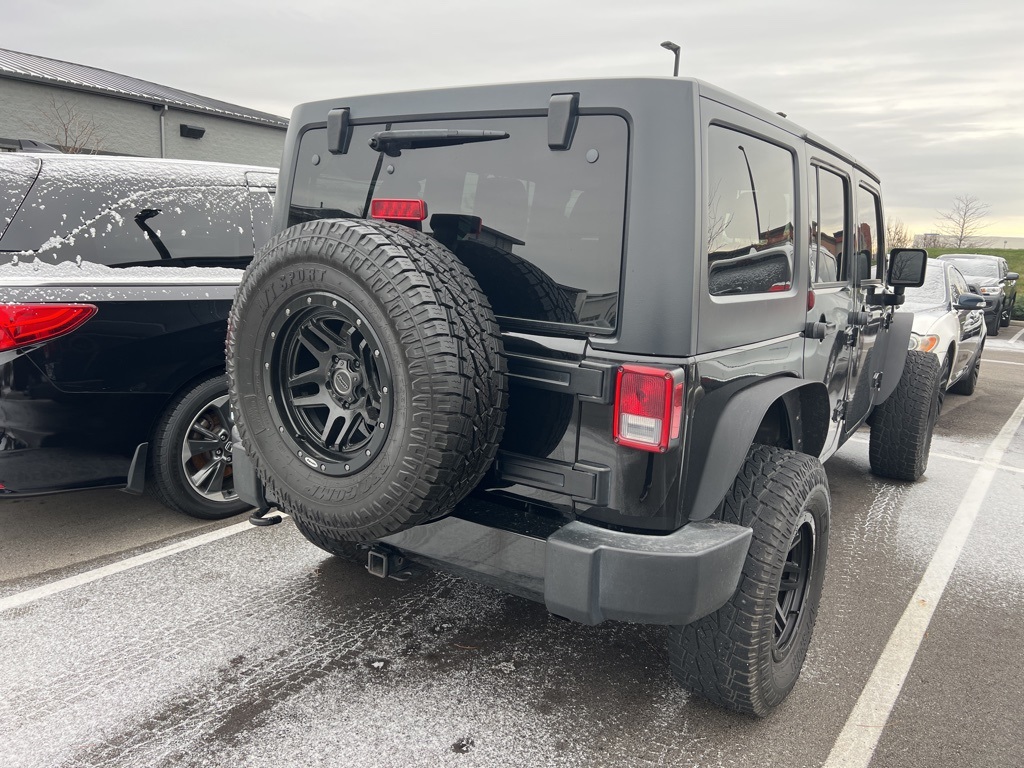 2016 Jeep Wrangler Unlimited Sahara photo 4