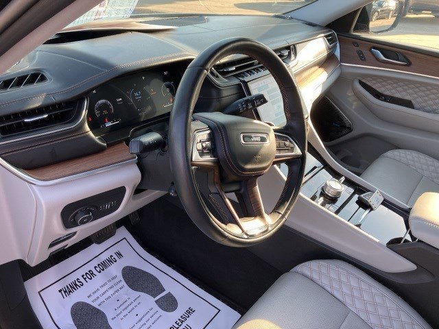 2022 Jeep Grand Cherokee Summit photo 13