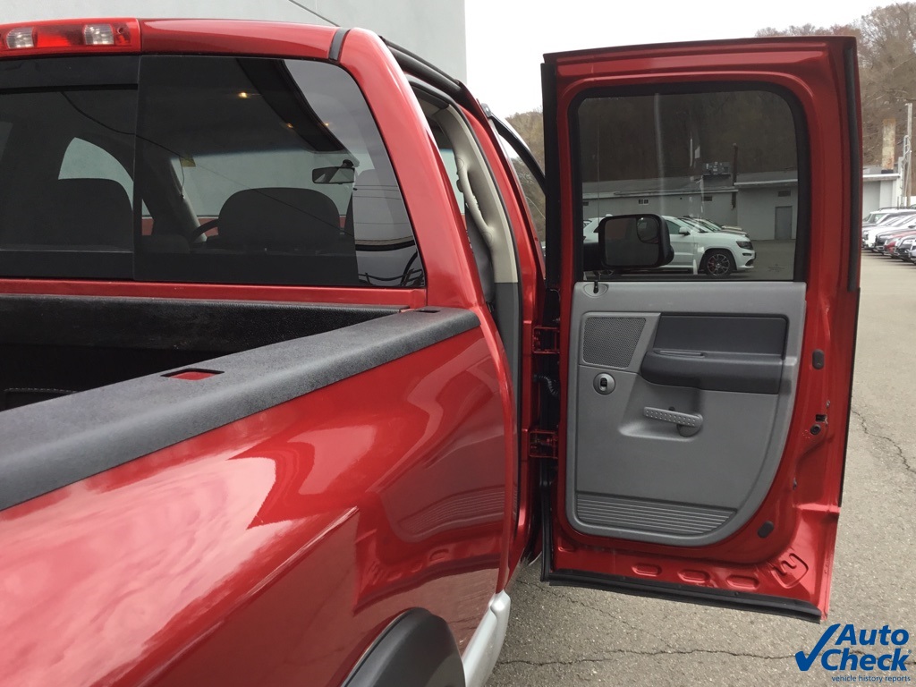 2006 Dodge Ram SLT photo 21