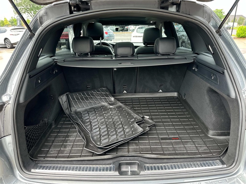 2021 Mercedes Benz GLC 300 photo 9