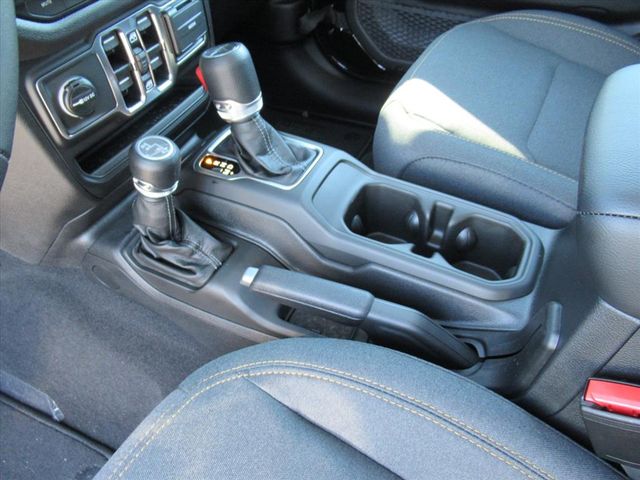 2025 Jeep Gladiator Sport S photo 16