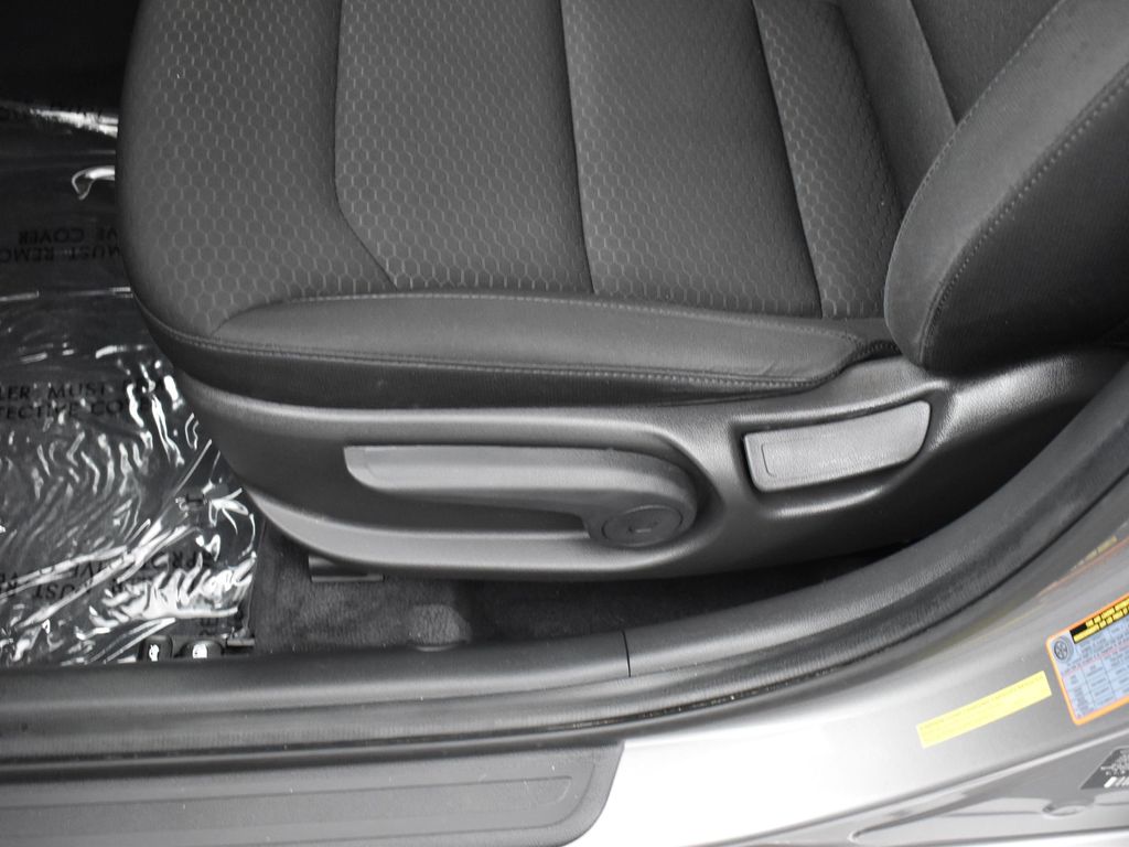 2020 Hyundai Elantra Value Edition photo 9