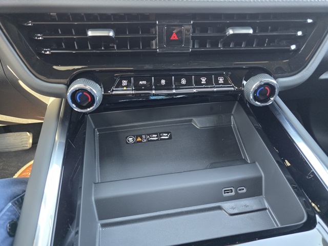 2026 Chevrolet Suburban Z71 photo 11