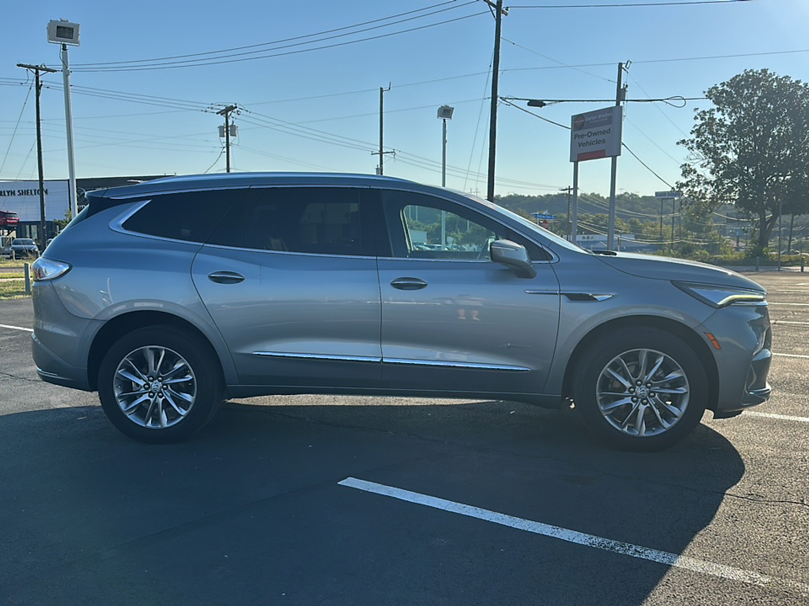 2023 Buick Enclave Avenir photo 2