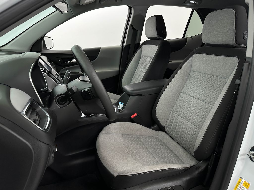 2022 Chevrolet Equinox LS photo 13