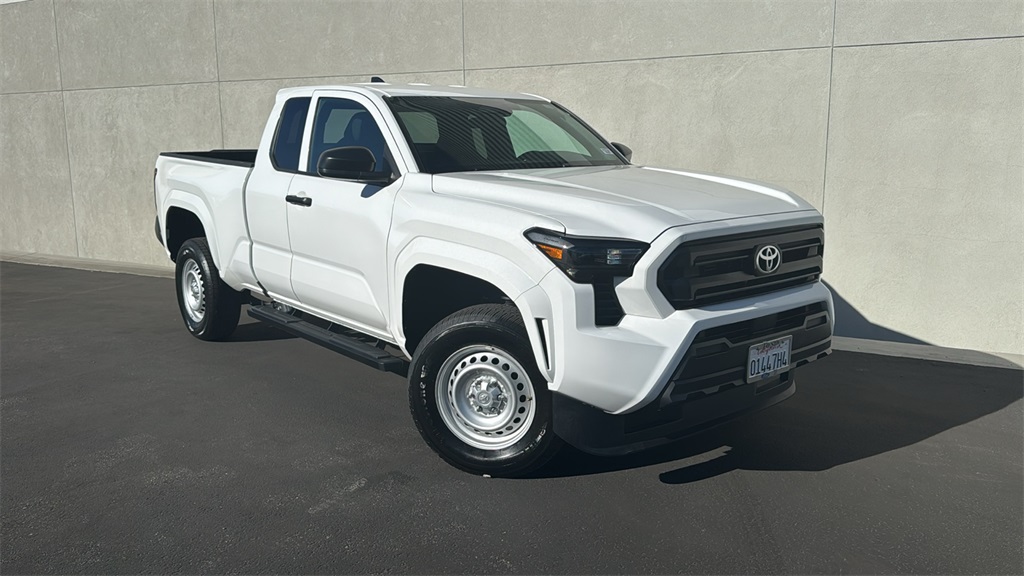 2025 Toyota Tacoma SR's photo