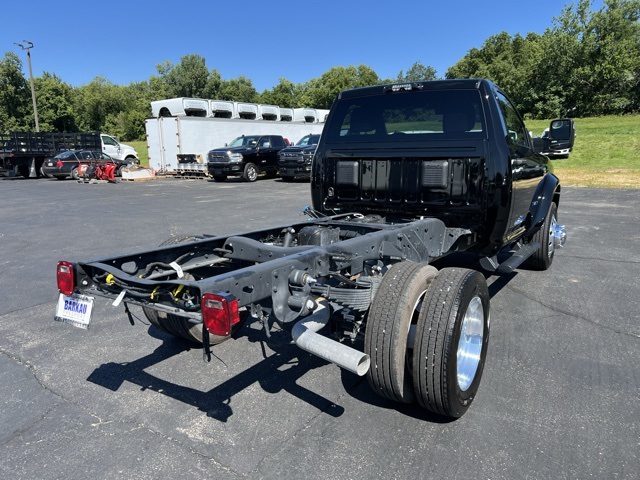 2025 Ram 4500 photo 3