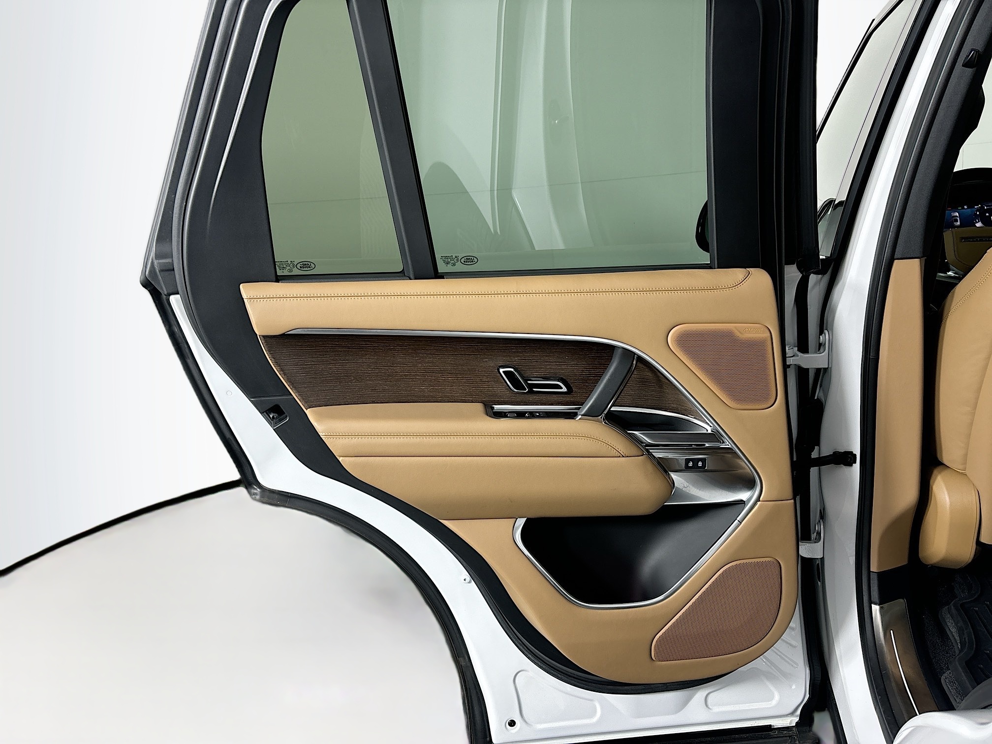 2023 Land Rover Range Rover SE photo 22