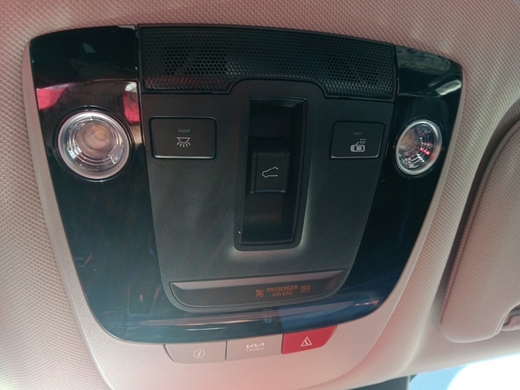 2023 Kia Sorento S photo 12