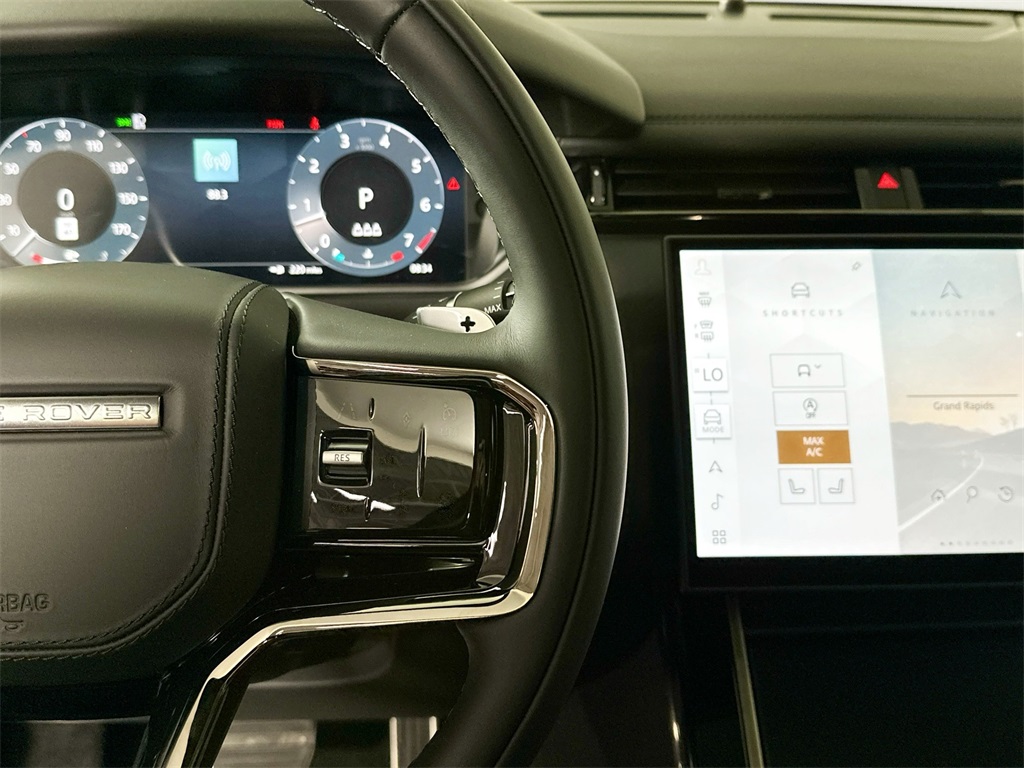 2026 Land Rover Range Rover Velar SE photo 14