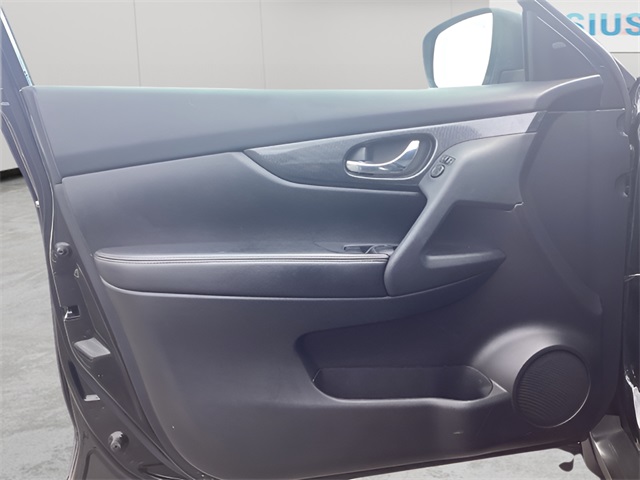 2016 Nissan Rogue SL photo 21