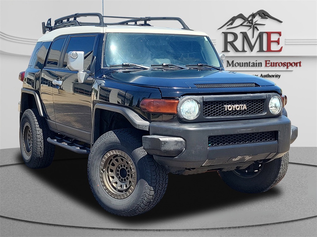 2013 Toyota FJ Cruiser Base's photo