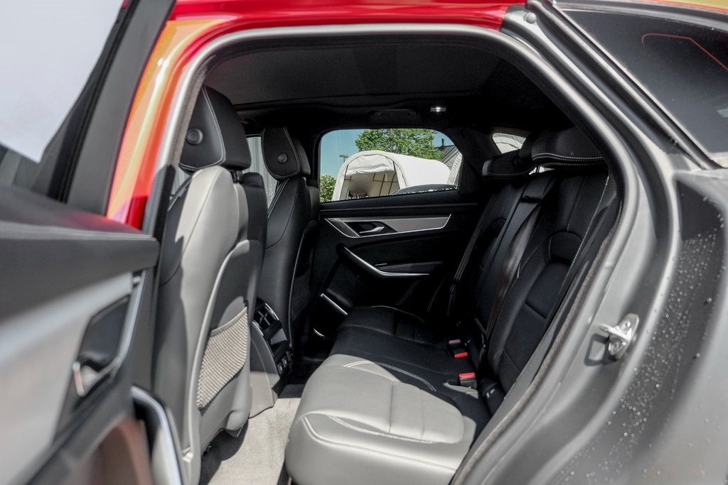2025 Jaguar F-PACE P400 R-Dynamic S photo 14