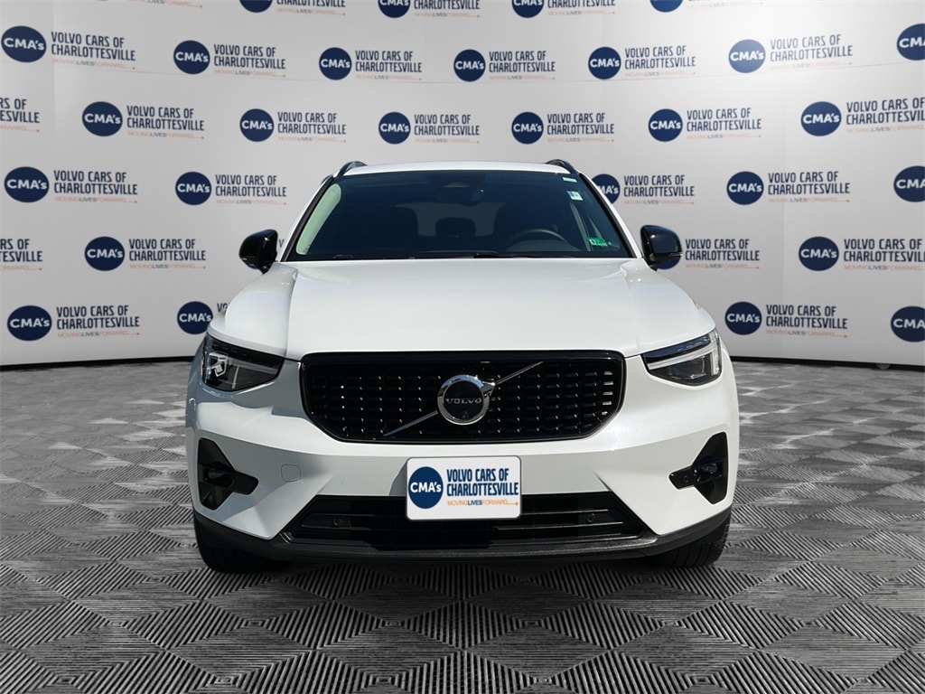 2023 Volvo XC40 AWD Ultimate photo 8