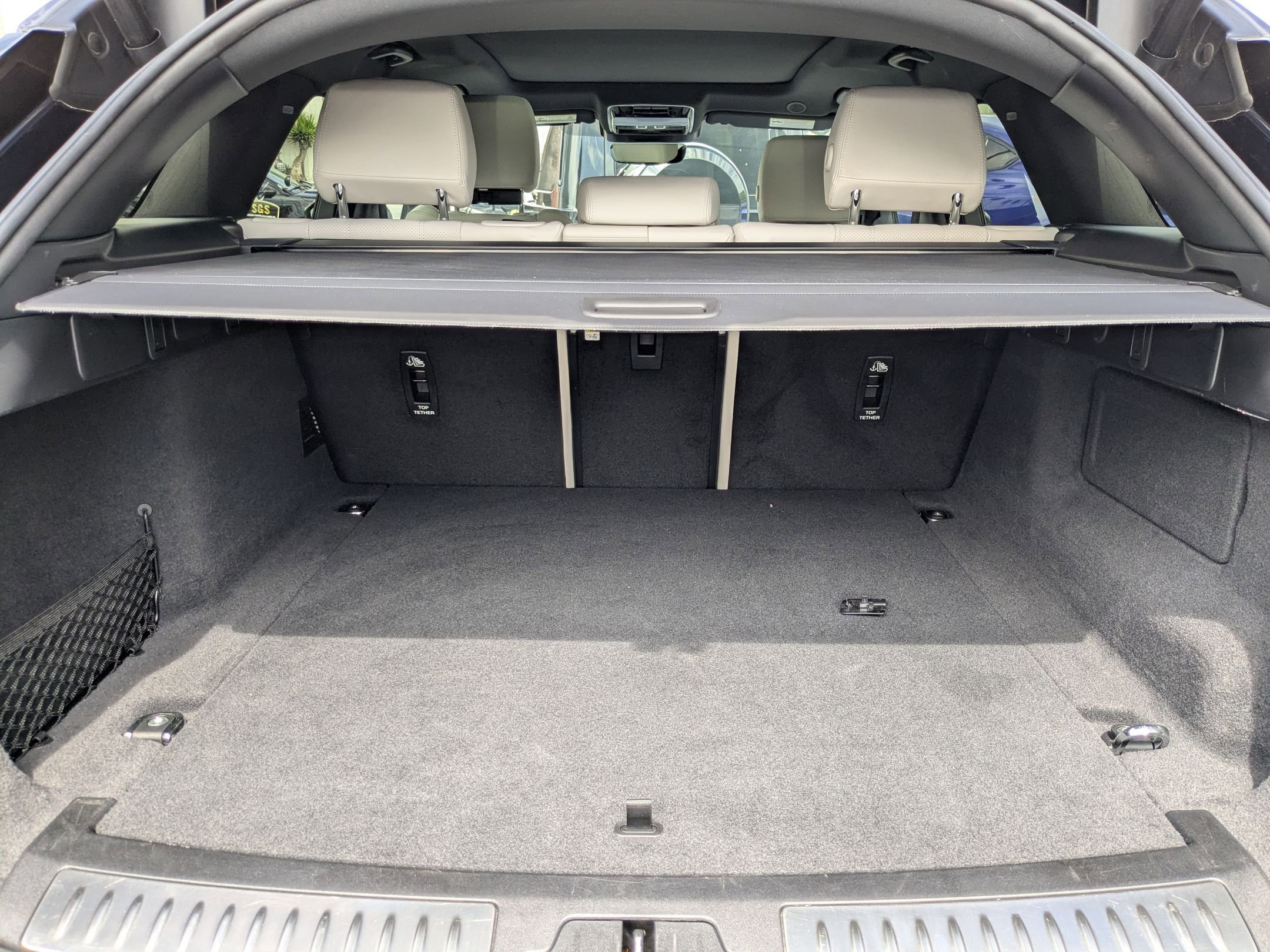 2023 Land Rover Range Rover Velar R-Dynamic S photo 6