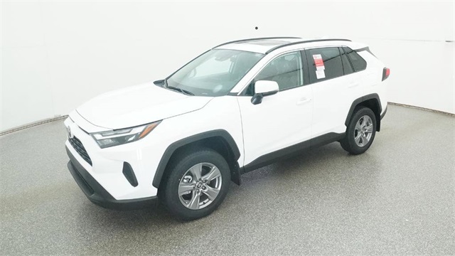 2025 Toyota RAV4 XLE's photo