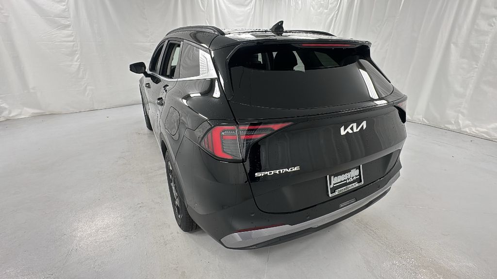 2026 Kia Sportage EX photo 4