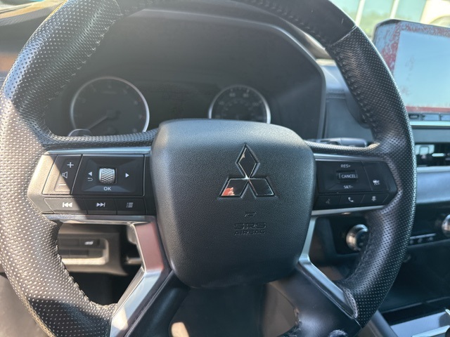 2022 Mitsubishi Outlander Black Edition photo 6