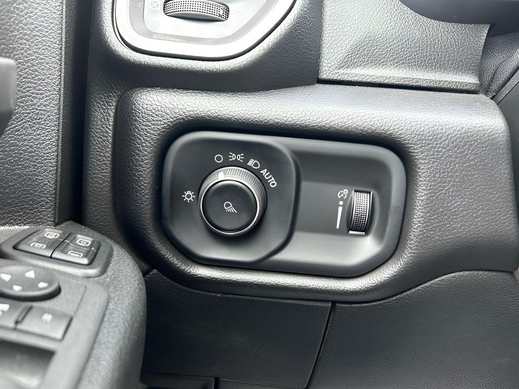 2024 Ram 2500 Tradesman photo 16