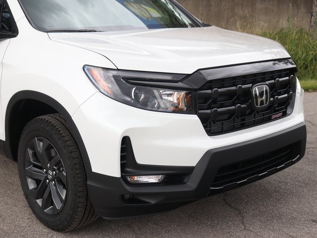 2025 Honda Ridgeline Sport photo 2