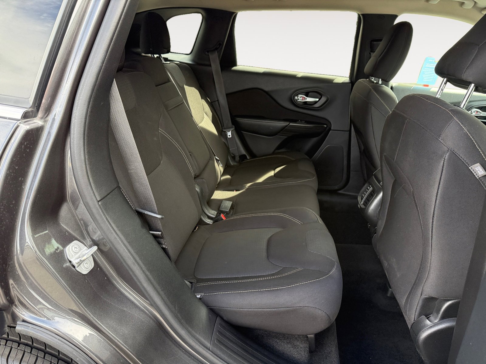 2015 Jeep Cherokee Latitude photo 18